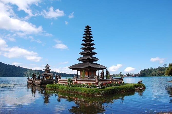 Private Car Charter to Selong Belanak, Mawun, and Merese Hill - Transportation and Comfort