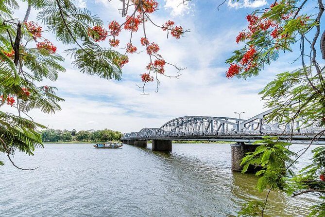 Private Car from Hue to Hoi An With An English Speaking Driver - Key Points