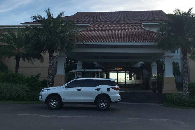 Private Car from Hue To Hoi an with English Speaking Driver - An In-Depth Look at the Experience