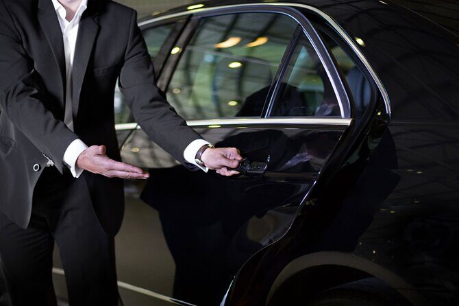 Private car with a driver in Paris - Discover the Ease of a Private Car with a Driver in Paris