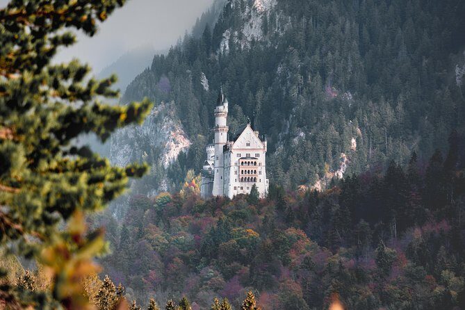 Private Castle Tour from Munich: Neuschwanstein, Hohenschwangau, and Linderhof - Who Is This Tour Best Suited For?