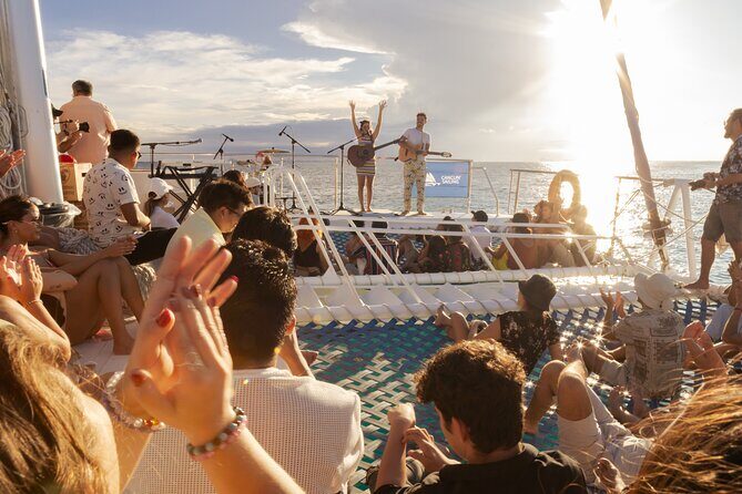 Private Catamaran from Cancun to Isla Mujeres | For up to 100 pp - Key Points