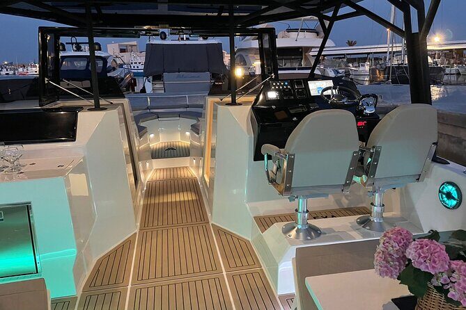 Private catamaran sailing experience around Barcelona - The Sum Up