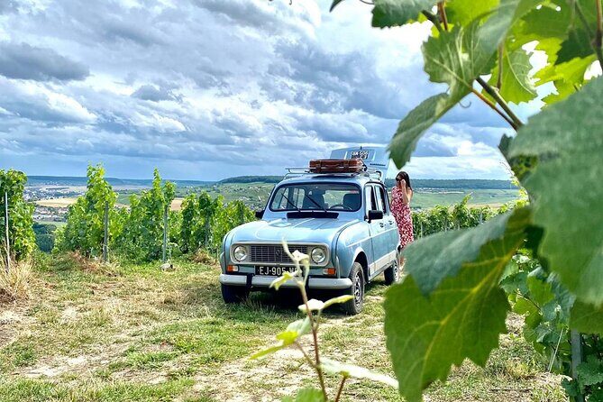 Private Champagne Experience in a vintage car from Epernay - Guides and Hospitality