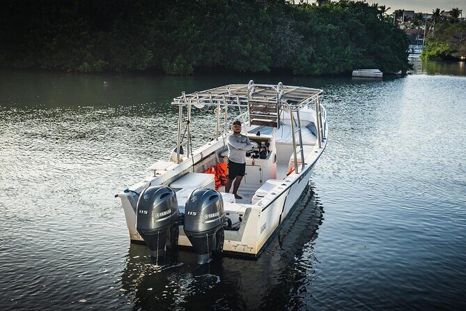 Private Charter: Chica Super Panga 30' - Key Points