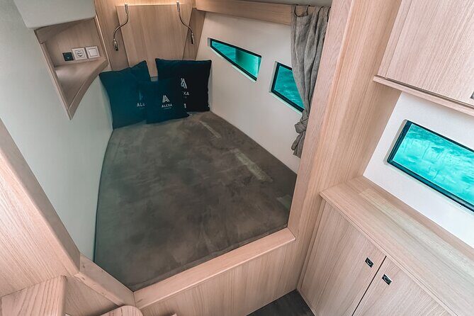 Private Charter in Catamaran Alexa by Barcelona 12 pax 2/4/8 HS - FAQ