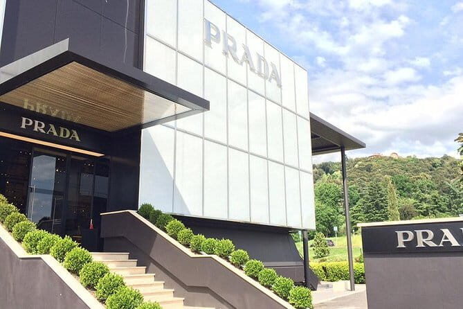 Private Chauffeur for shopping to "The Mall" and Prada Outlet (Space) - FAQs