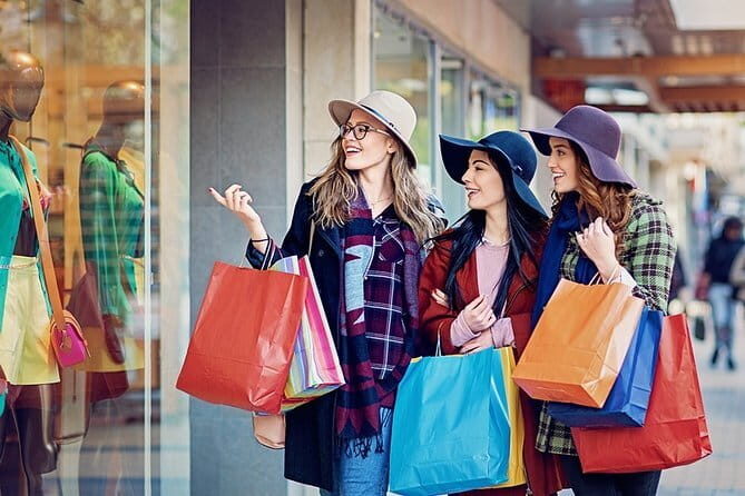Private Chauffeur for shopping to "The Mall" and Prada Outlet (Space) - Key Points