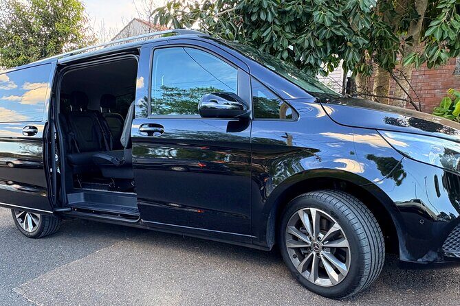 Private Chauffeur Transfer from Sydney Airport to Sydney City - The Sum Up