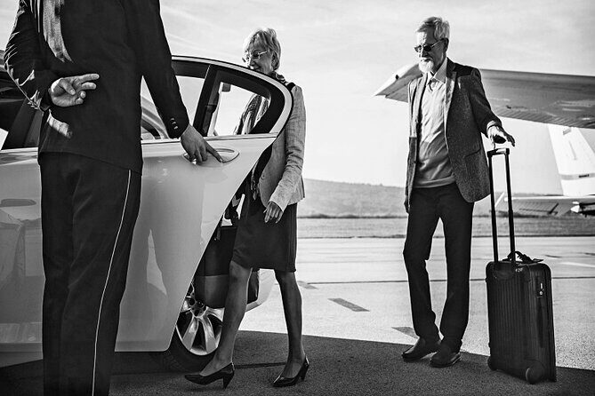 Private Chauffeured Transfer between CDG Airport and Paris - Fleet and Vehicle Details