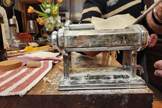 Private Chicago-style deep dish pizza or pasta making class - Who Is This Tour Best For?