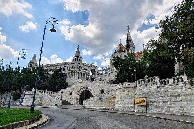 Private city tour by van - Who Should Consider This Tour?