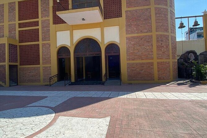 Private Coastal Tour from La Peñita to Bahía de Banderas - La Cruz de Huanacaxtle: The Fishing Town with a Modern Twist