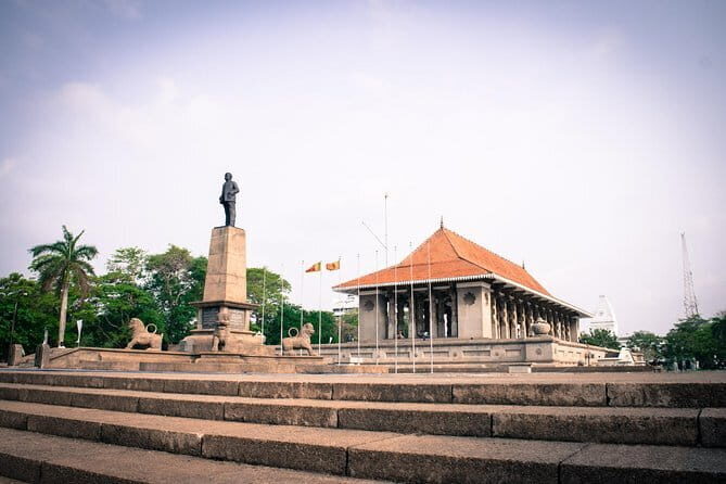 Private Colombo City Tour with Traditional Srilankan Lunch - Practical Aspects and Value