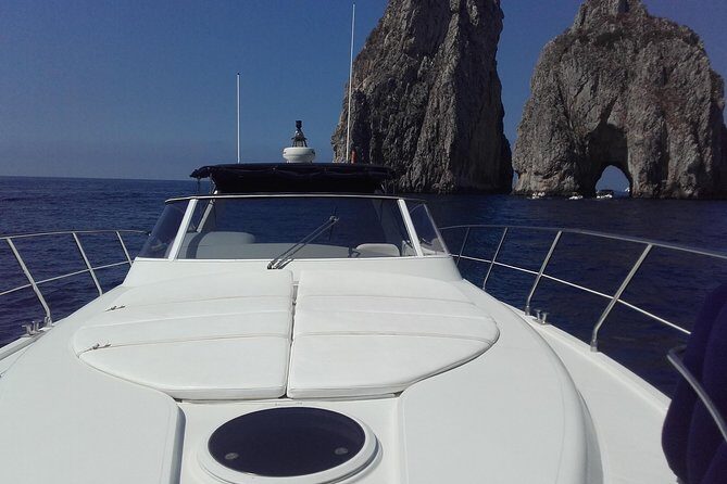 Private Cruise around Capri - yacht 40' - An In-Depth Look at the Experience