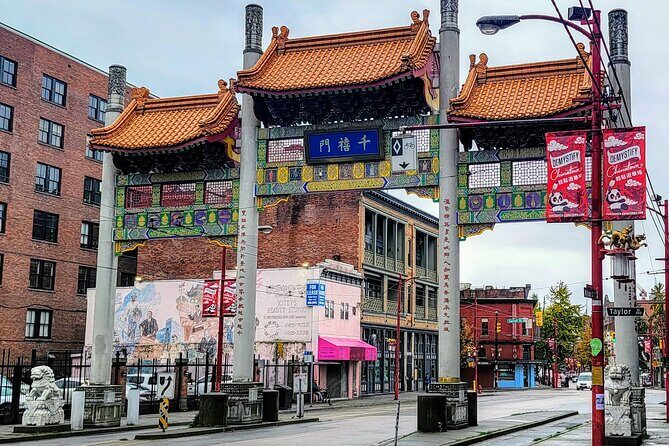 Private Cruise Excursion Vancouver Unique City Tour - False Creek and the Seawall: Water, Parks, and Scenic Views