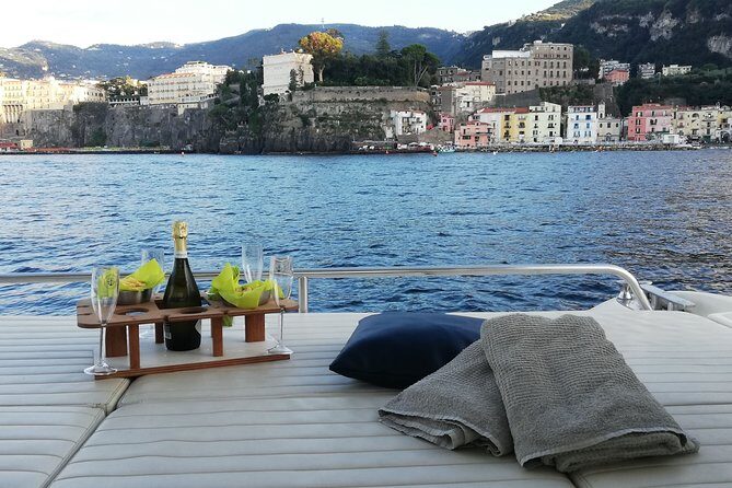 Private Cruise from Naples to Capri and Amalfi Coast - yacht 50' - FAQ