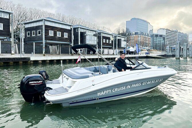 Private cruise on the Seine with Happy Cruise in Paris - Discover the Charm of Paris on a Private Seine Cruise with Happy Cruise