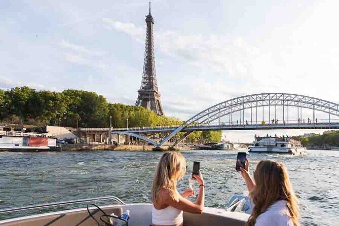 Private Cruise to Discover Paris - An Authentic Parisian Experience from the Seine
