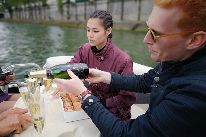 Private cruise with Paris water way - Who Would Love This Experience?