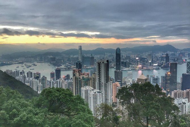 Private custom layover tour of Hong Kong - 7 hours - Authenticity and Cultural Insights