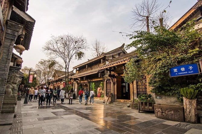 Private Customized Chengdu City Highlights Tour with Hotpot Meal - An In-Depth Look at the Chengdu Highlights Tour