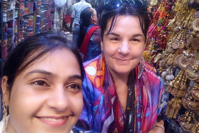 Private Customized Delhi Shopping Tour with Female Consultant - An In-Depth Look at the Tour Experience