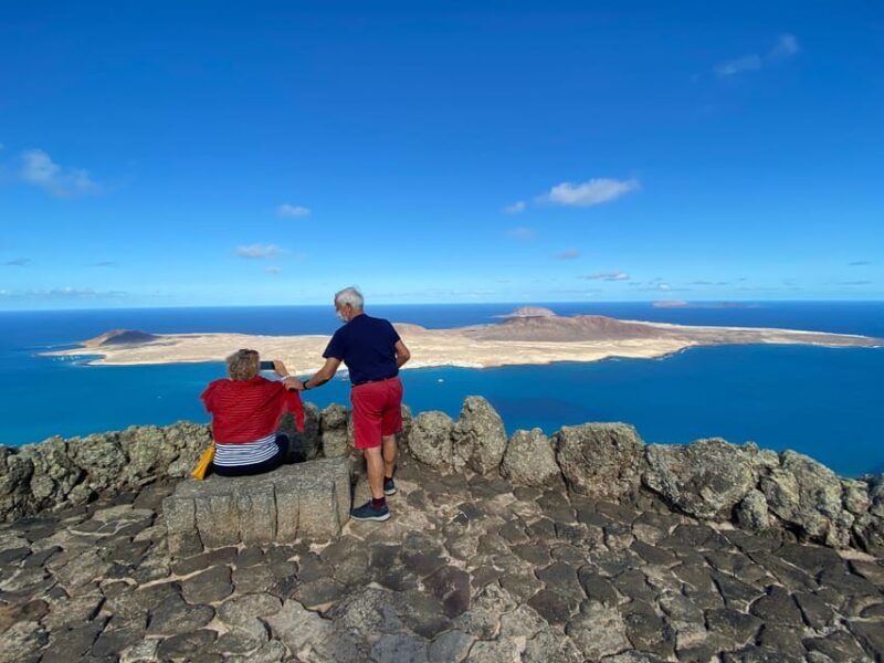 PRIVATE CUSTOMIZED TOUR OF LANZAROTE ISLAND - The Sum Up