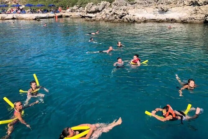 Private daily Cruise or Sunset for Swimming Max 11 persons - FAQs