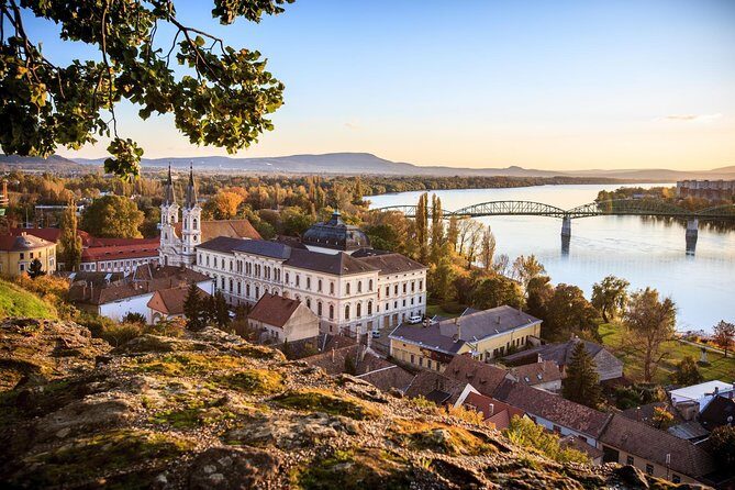 Private Danube Bend Experience with a comfortable air conditioned car - FAQs