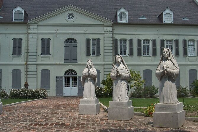 Private Darkside of New Orleans Tour: Spirits, Vampire and Voodoo - FAQ