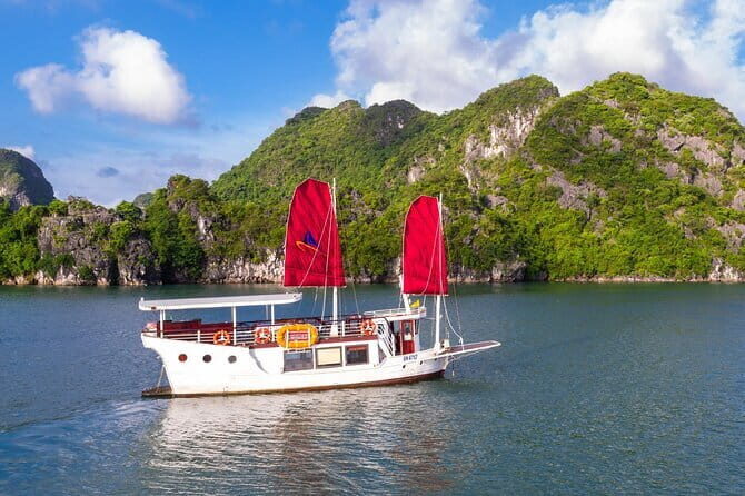Private Day Cruise, Fishing Village and Kayak in Bai Tu Long - Key Points