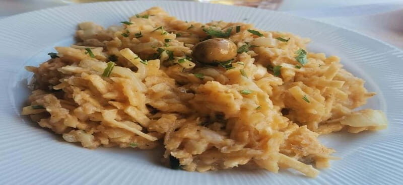 Private day tour Arrábida, Palmela Castle, tiles and Winery - The Sum Up