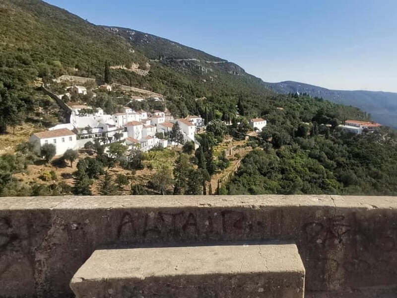 Private day tour Arrábida, Palmela Castle, tiles and Winery - FAQ