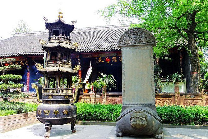 Private Day Tour: Chengdu Panda Base & downtown walking tour - Who Should Consider This Tour?