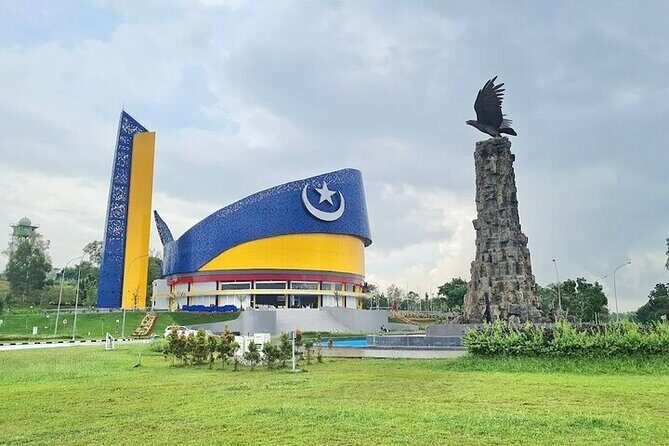 Private day tour: Indonesia & Malaysia Kuala Lumpur (2 countries) from Singapore - FAQ