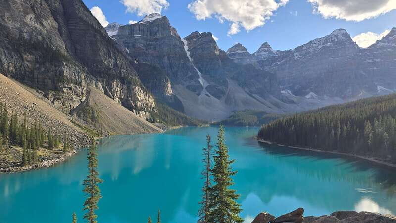 Private Day Tour: Moraine Lake and Lake Louise - Authentic Experiences and Genuine Scenery