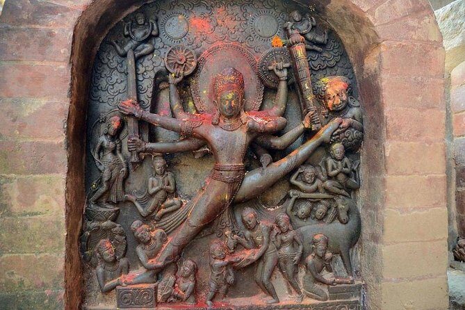 Private Day Tour of Changu Narayan Temple & Bhaktapur Durbar Square - Bhaktapur Durbar Square: A Window into Medieval Nepal