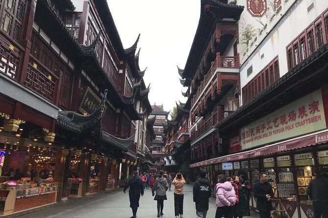 Private Day Tour of Jing'an Temple Yu Garden and Old Street - Key Points