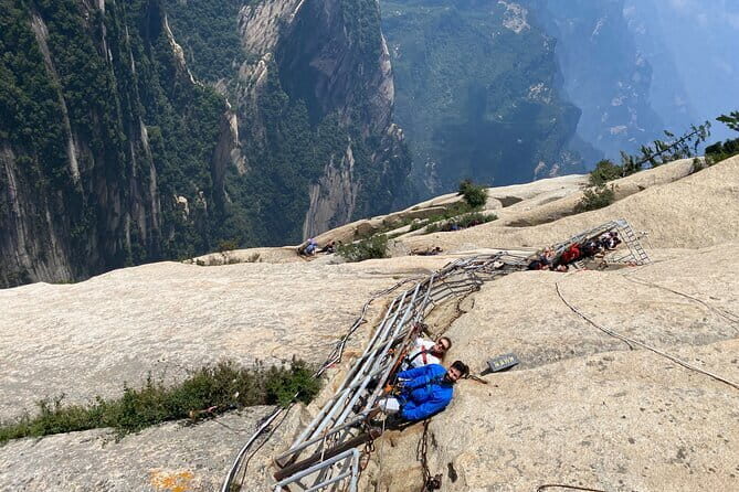 Private Day Tour of Mountain Huashan from Xi'an - Exploring Mount Huashan: A Detailed Review of the Private Day Tour from Xian