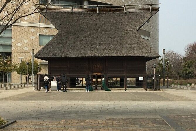 Private Day Tour of Osaka Castle - Visiting Osaka Castle and Its Surroundings