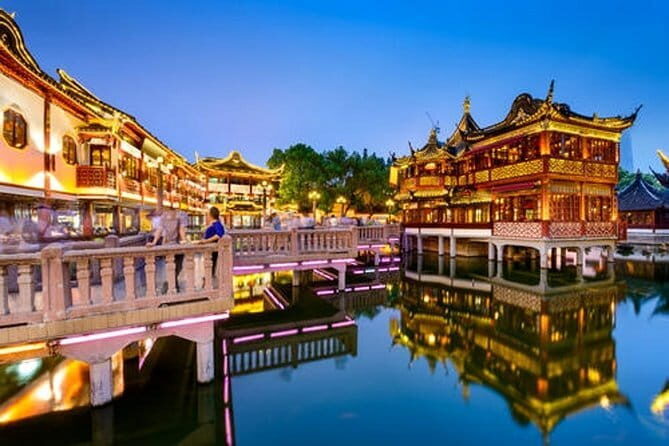 Private Day Tour of Shanghai Highlights with Acrobatic Show - Exploring Shanghai with a Private Day Tour and Acrobatic Spectacle