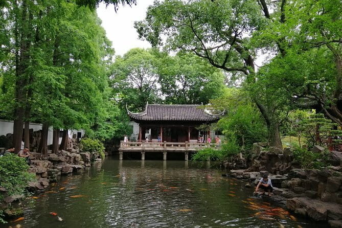 Private Day Tour of Shanghai Highlights with Acrobatic Show - FAQ