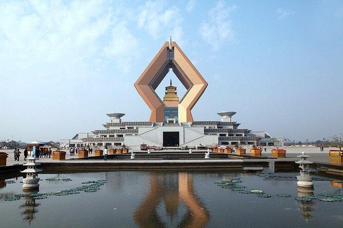 Private Day Tour to FaMen Temple and Vegetarian food Experience - Exploring Famen Temple: An Insightful Journey