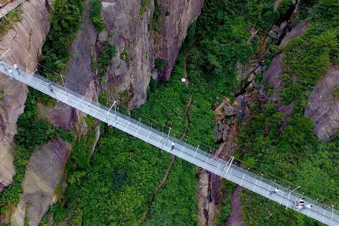 Private Day Tour to Gulong Canyon and Jiulong Town from Guangzhou - Exploring Gulong Canyon: The Glass Skywalk Experience
