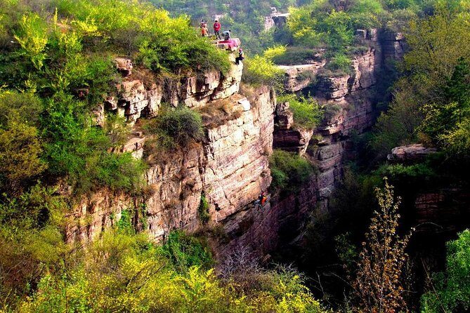 Private Day Tour to Guoliangcun Cliff Village from Luoyang - Key Points