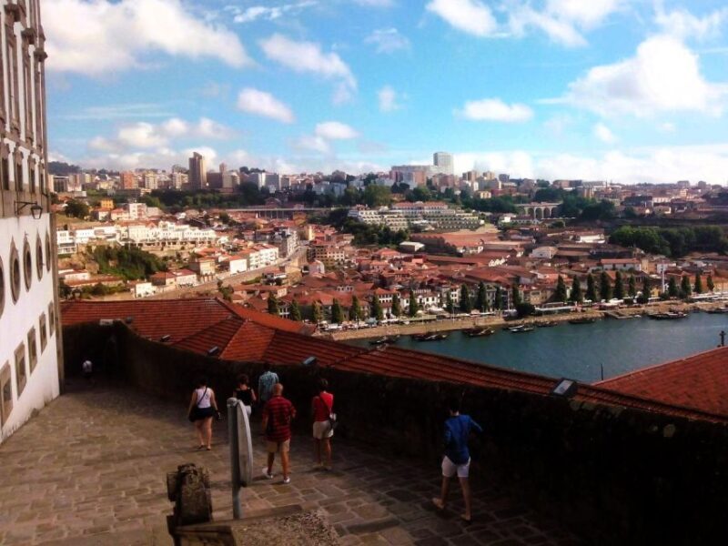 Private Day Tour to Porto with maximum 2 stop in the way - FAQ
