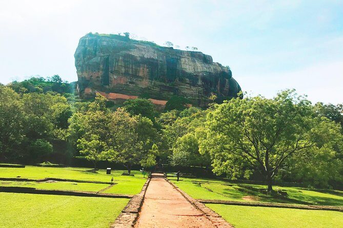 Private day tour to Sigiriya and Dambulla from Negombo - Key Points