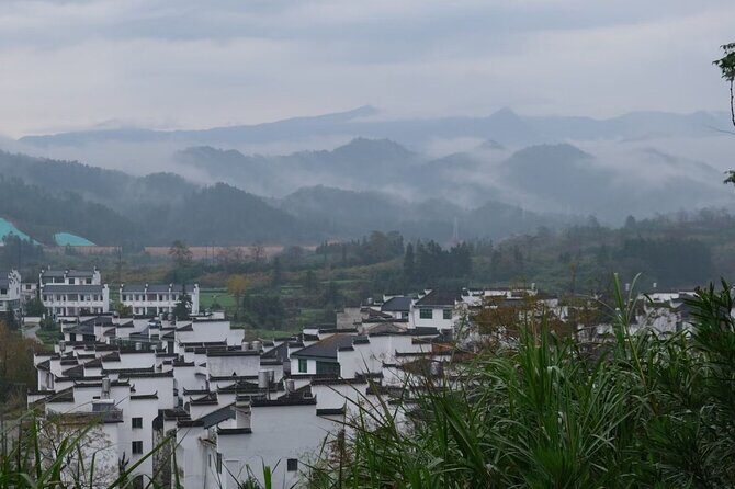 Private Day Tour to Wuyuan Huangling and Likeng villages from Tunxi in Huangshan - Deep Dive into the Itinerary