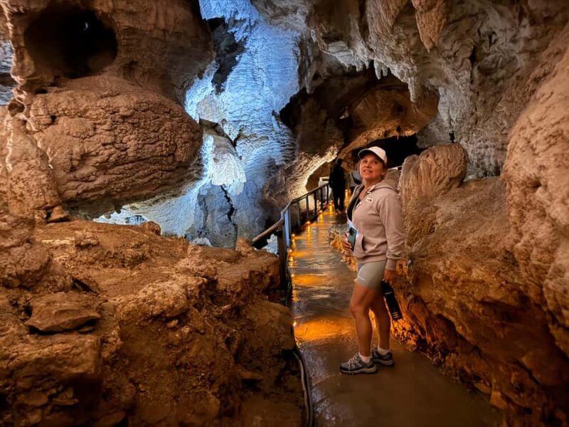 Private Day Tour: Waitomo Glowworms & Hobbiton Movie Set - Key Points